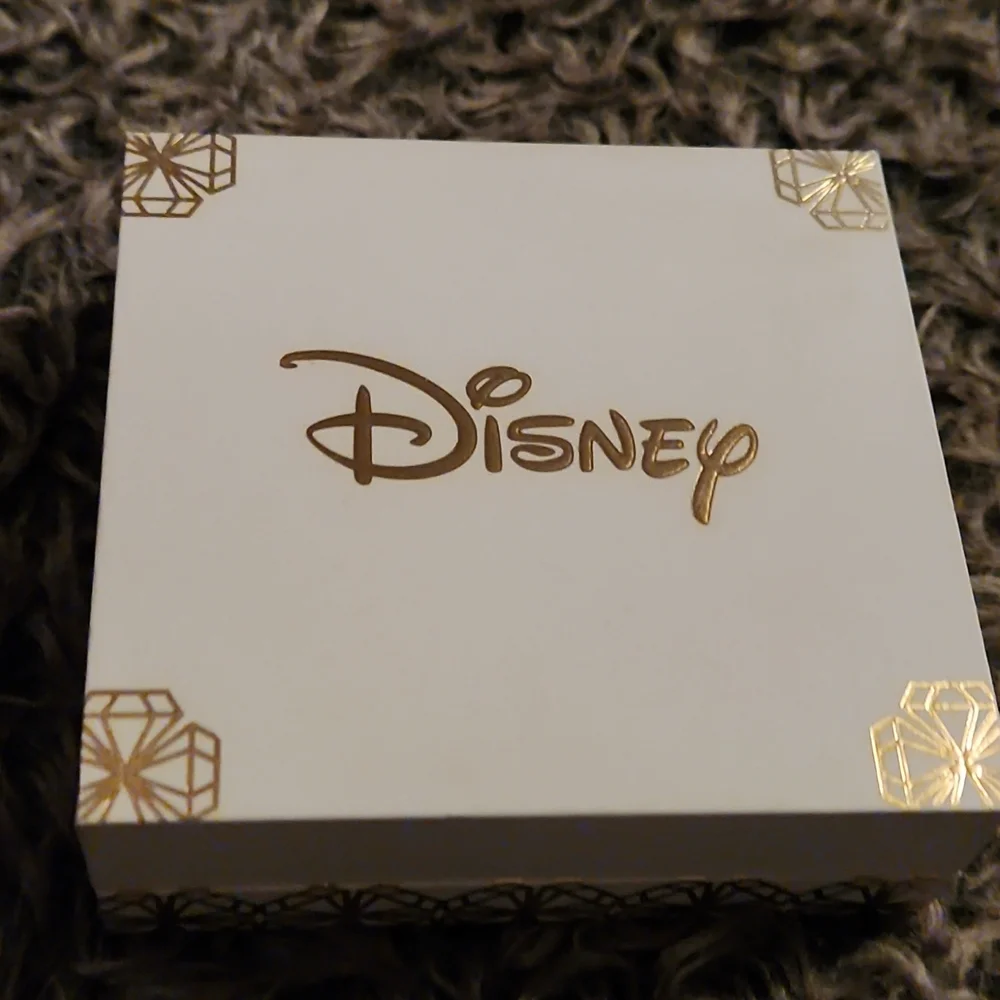 Mickey and Minnie You and Me necklace - Picture 3 of 5